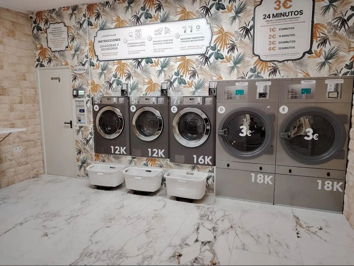 Laundry Ross Torrevieja (Alicante): lavandería autoservicio equipada con LG